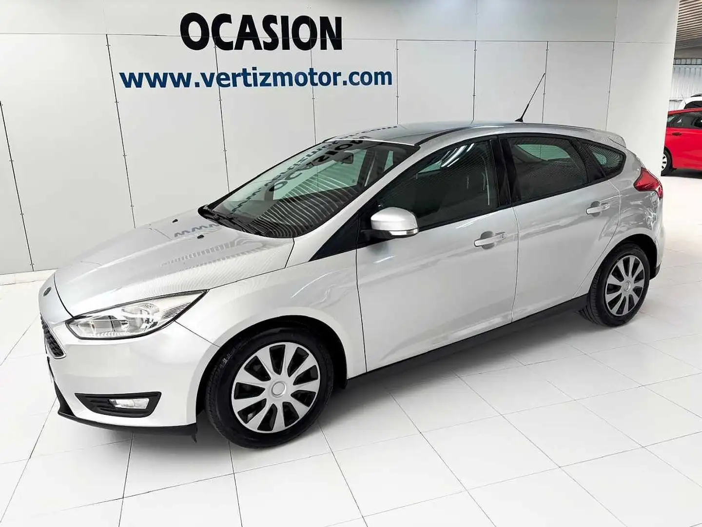 Ford Focus 1.0 GASOLINA 100CV TREND 5 PUERTAS Zilver - 1