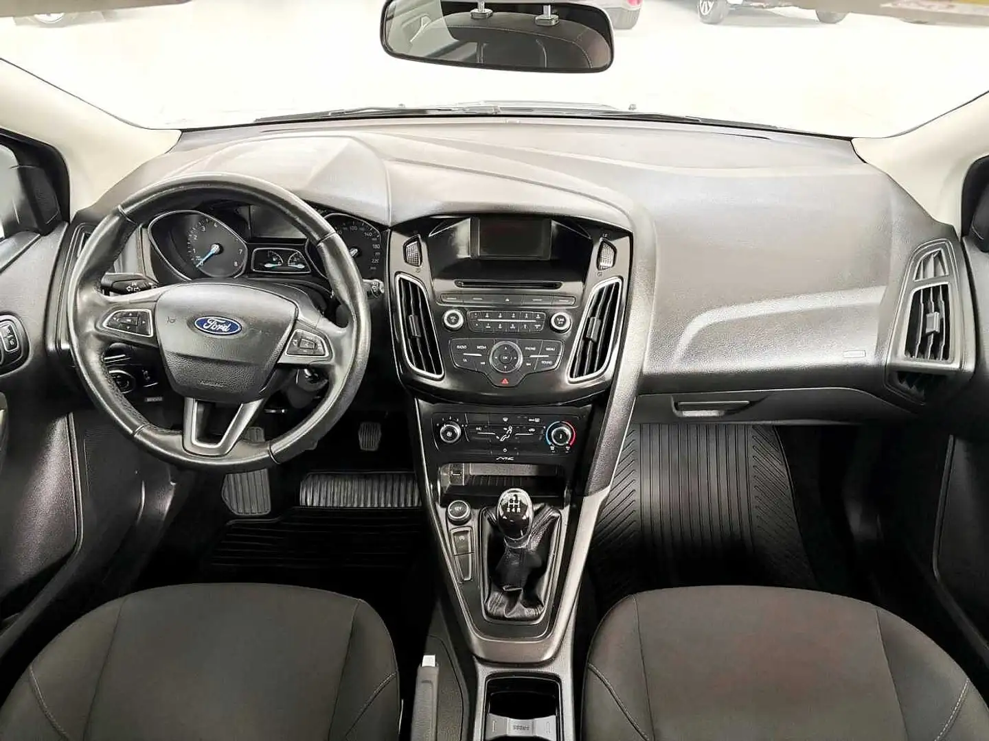Ford Focus 1.0 GASOLINA 100CV TREND 5 PUERTAS Zilver - 2
