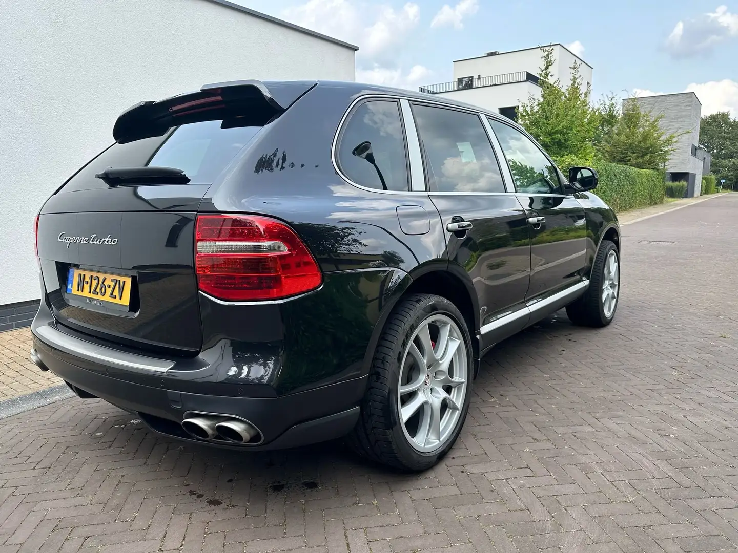 Porsche Cayenne 4.8 turbo Zwart - 2