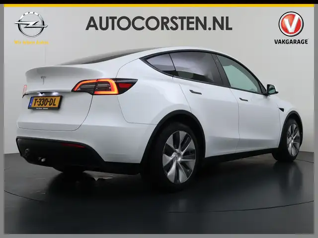 Tesla Model Y view 5