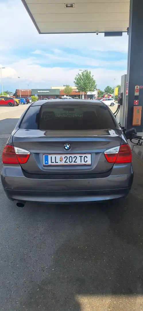 BMW 320 320d - 2
