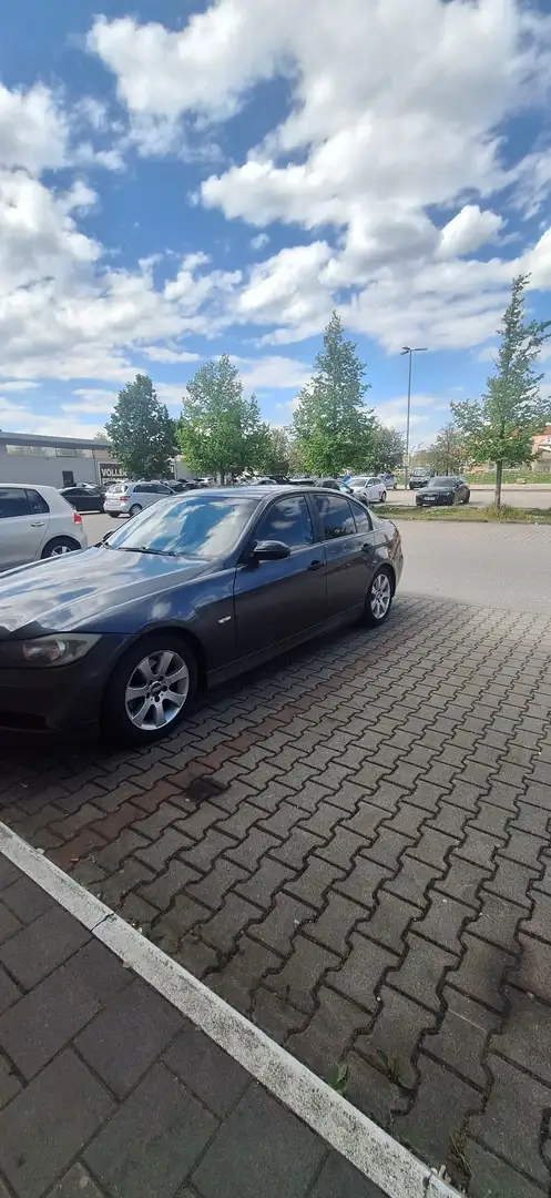 BMW 320 320d - 1