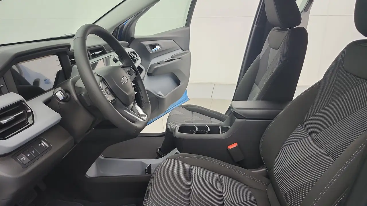 Chevrolet Bolt photo Chevrolet Bolt