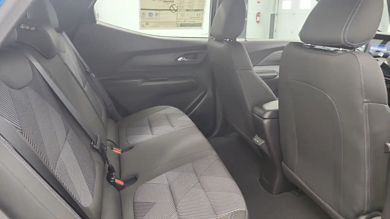 Chevrolet Bolt photo Chevrolet Bolt