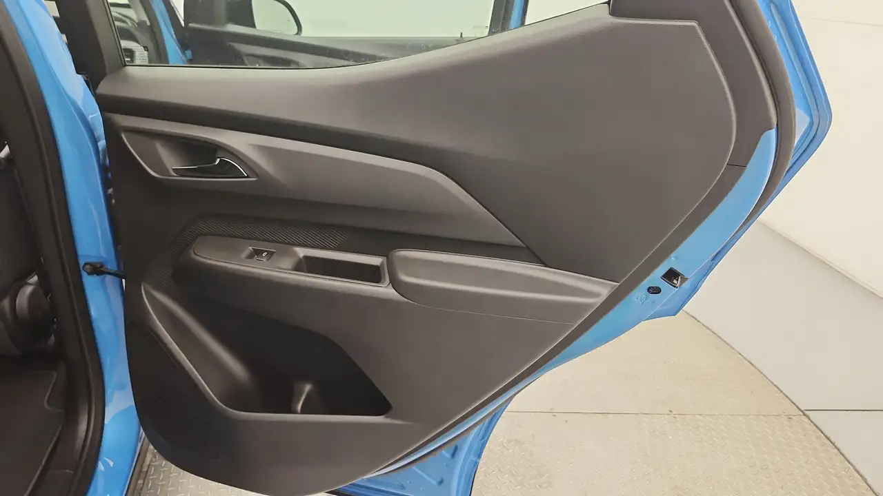 Chevrolet Bolt photo Chevrolet Bolt