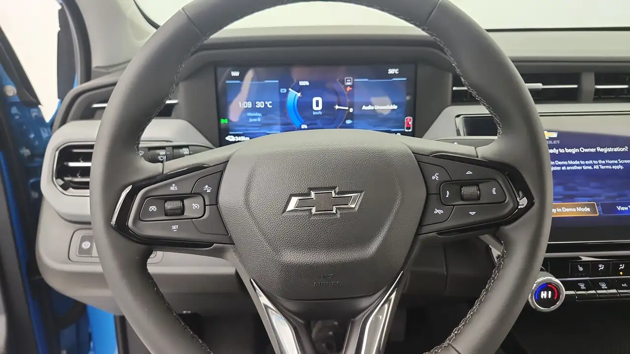 Chevrolet Bolt photo Chevrolet Bolt
