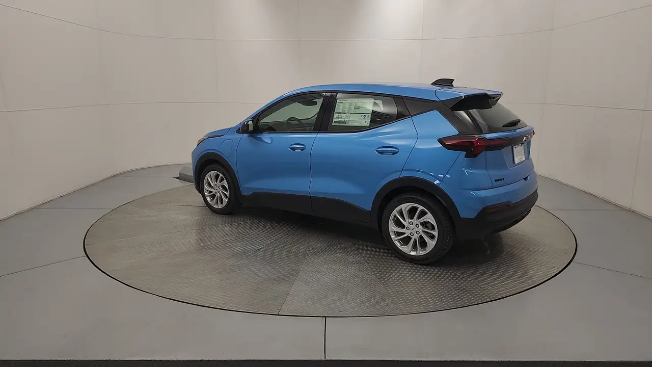 Chevrolet Bolt photo Chevrolet Bolt