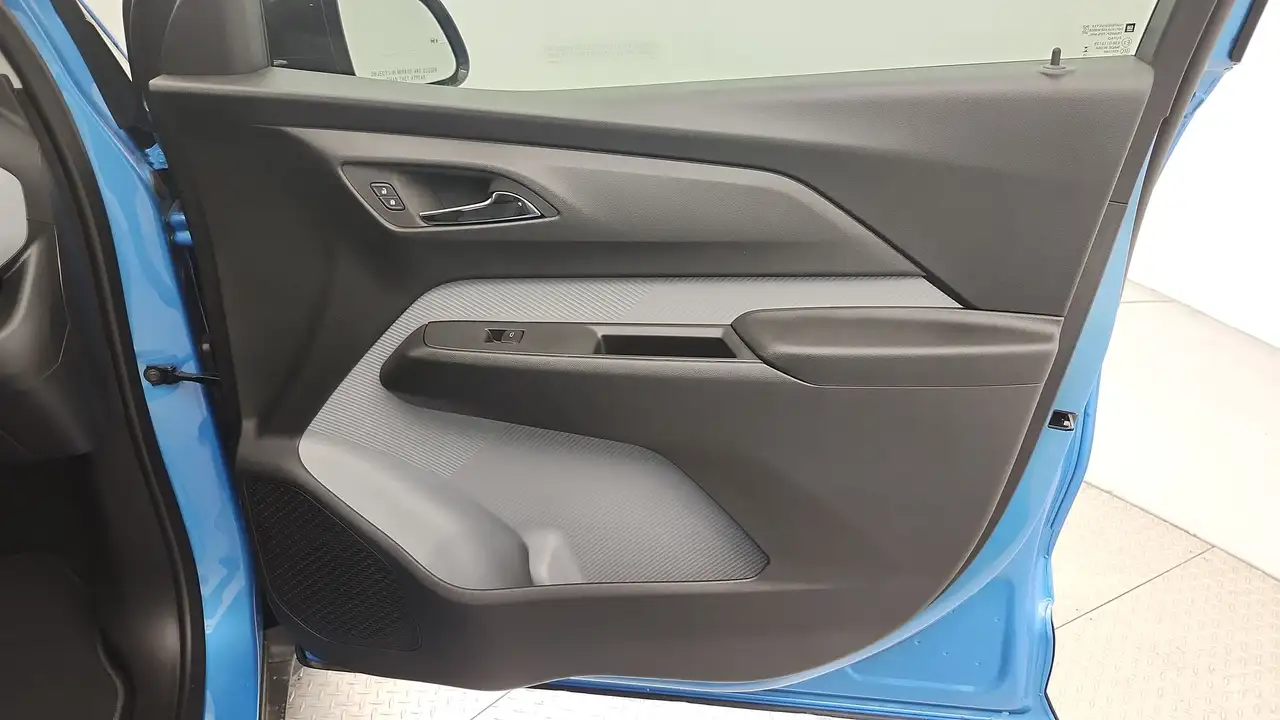 Chevrolet Bolt photo Chevrolet Bolt