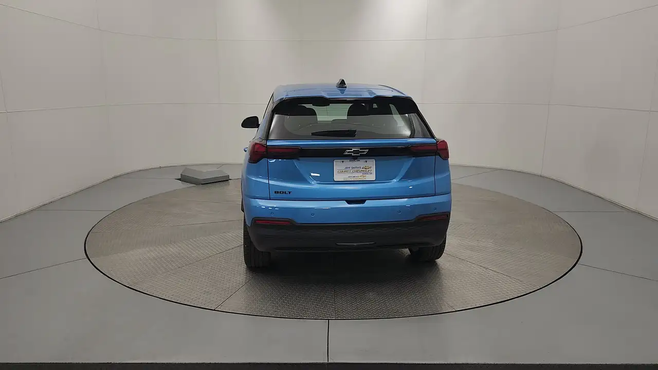 Chevrolet Bolt photo Chevrolet Bolt