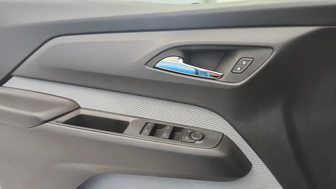 Chevrolet Bolt photo Chevrolet Bolt