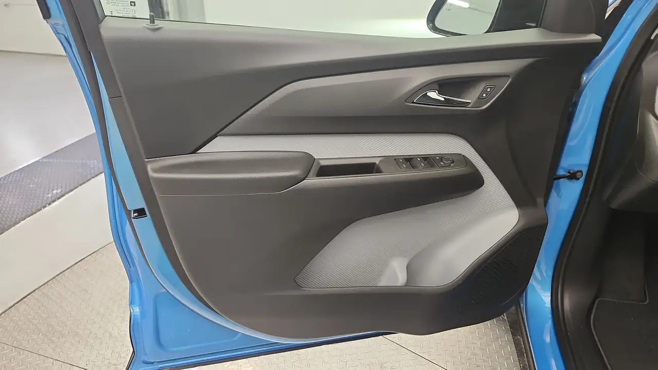Chevrolet Bolt photo Chevrolet Bolt