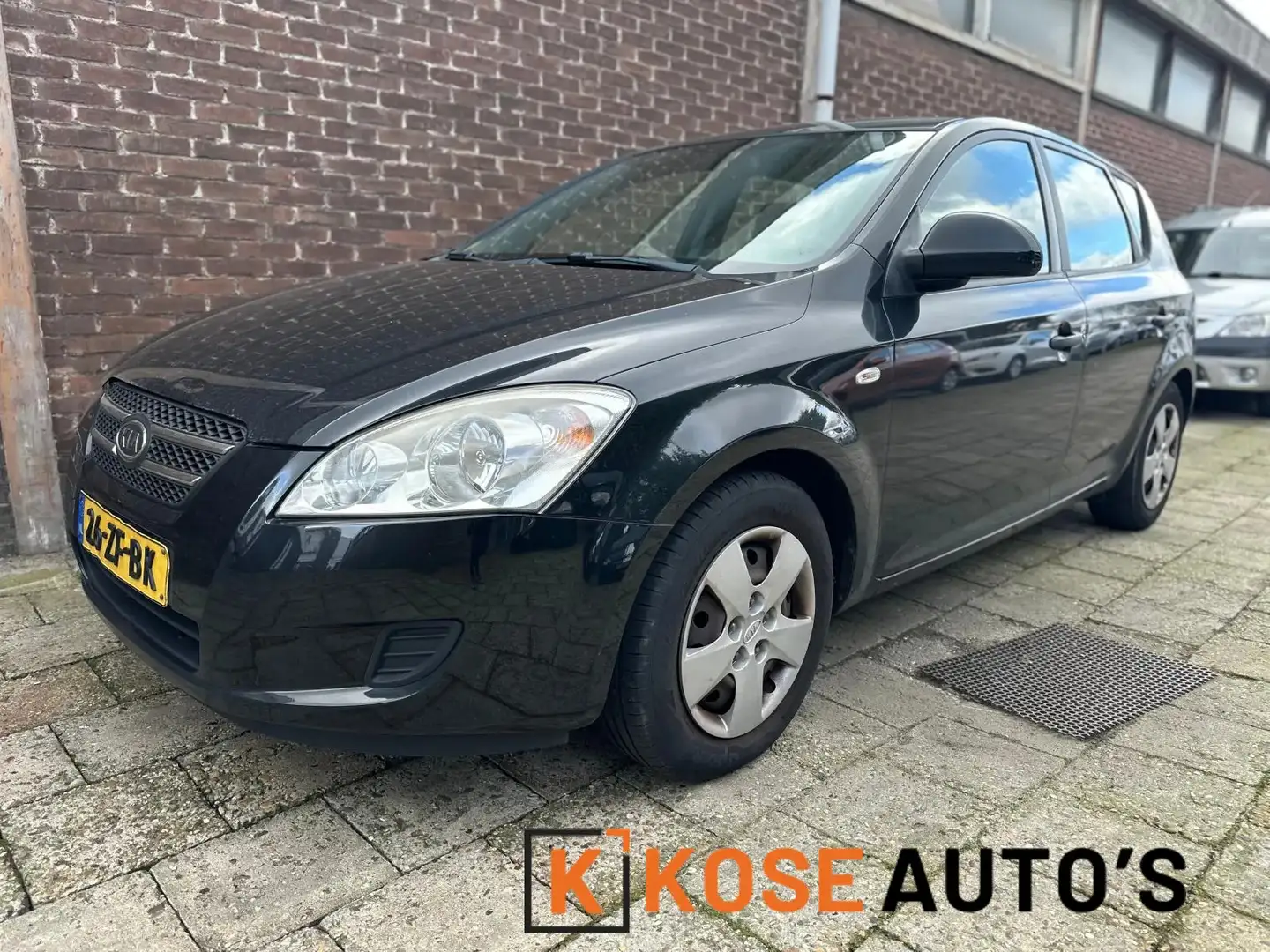 Kia Ceed / cee'd 1.6 X-tra Noir - 1