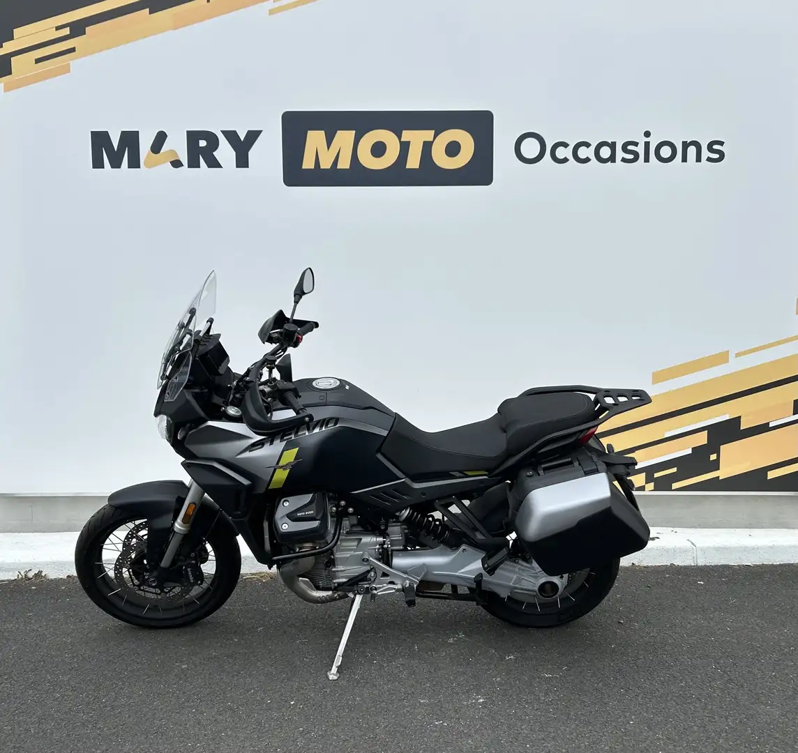 Moto Guzzi Stelvio Black - 1