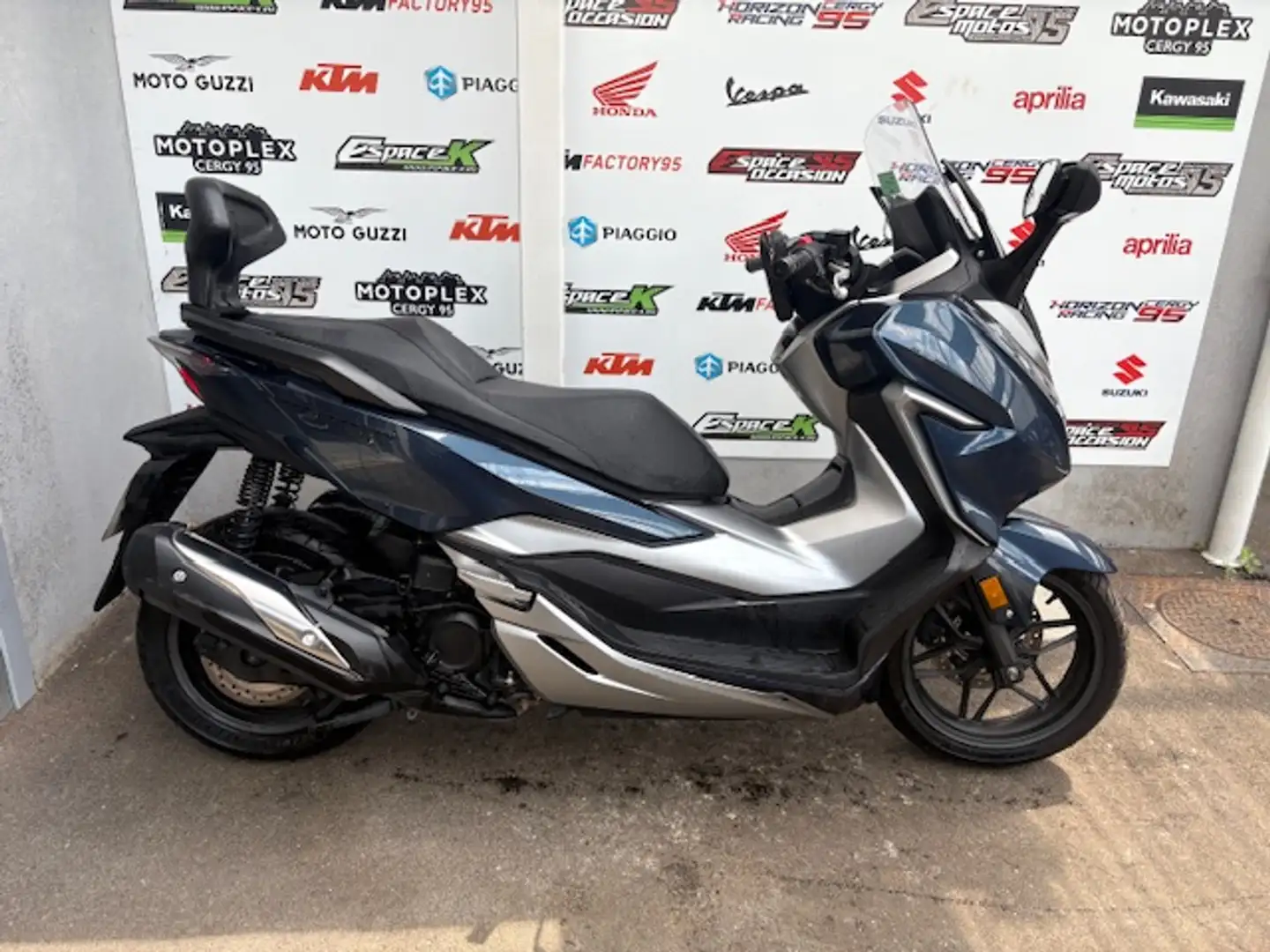 Honda Forza 300 - 1