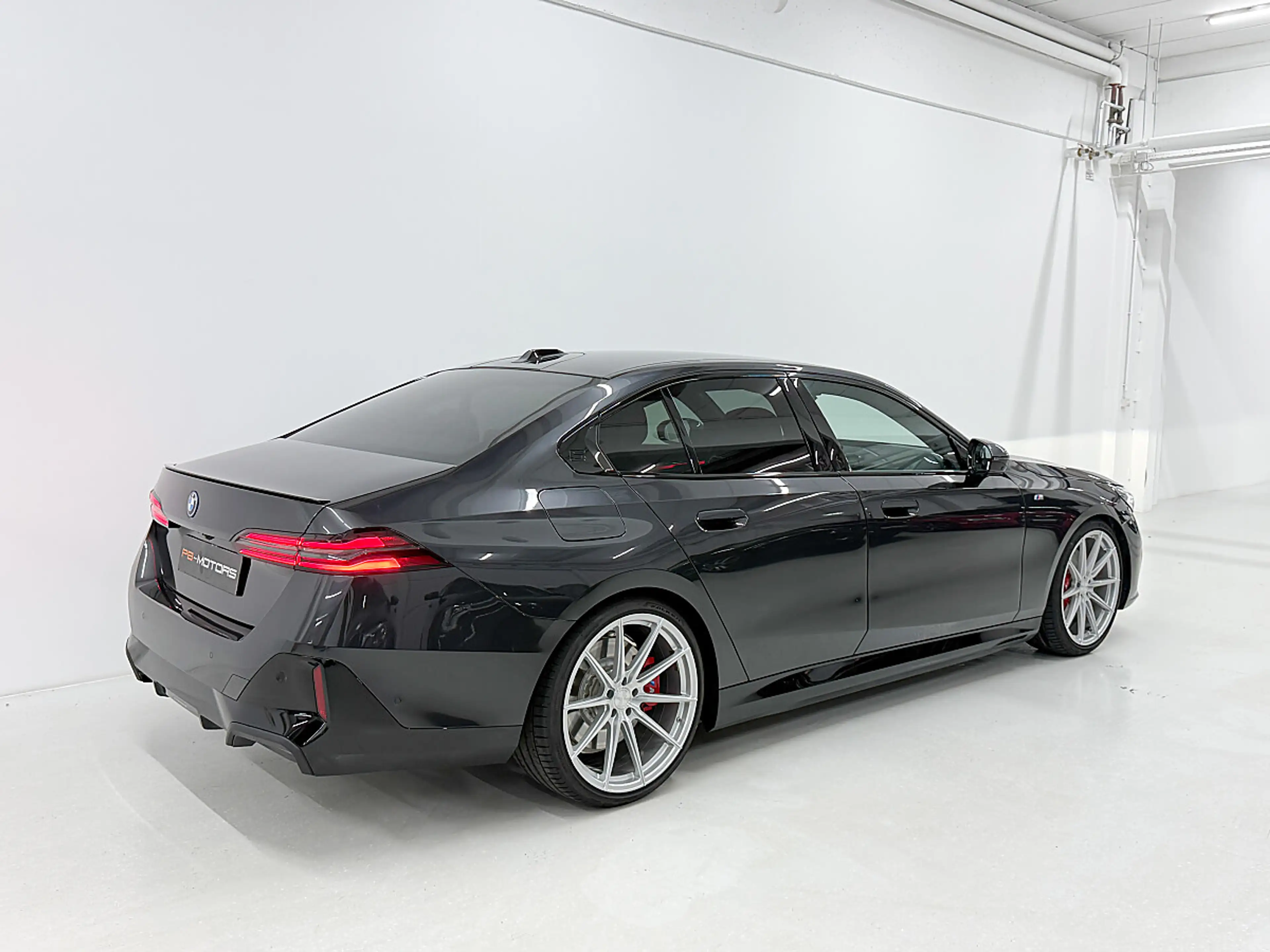 BMW 550 e PHEV xDrive M Sport Pro Individual 21" 360° F... — photo 9