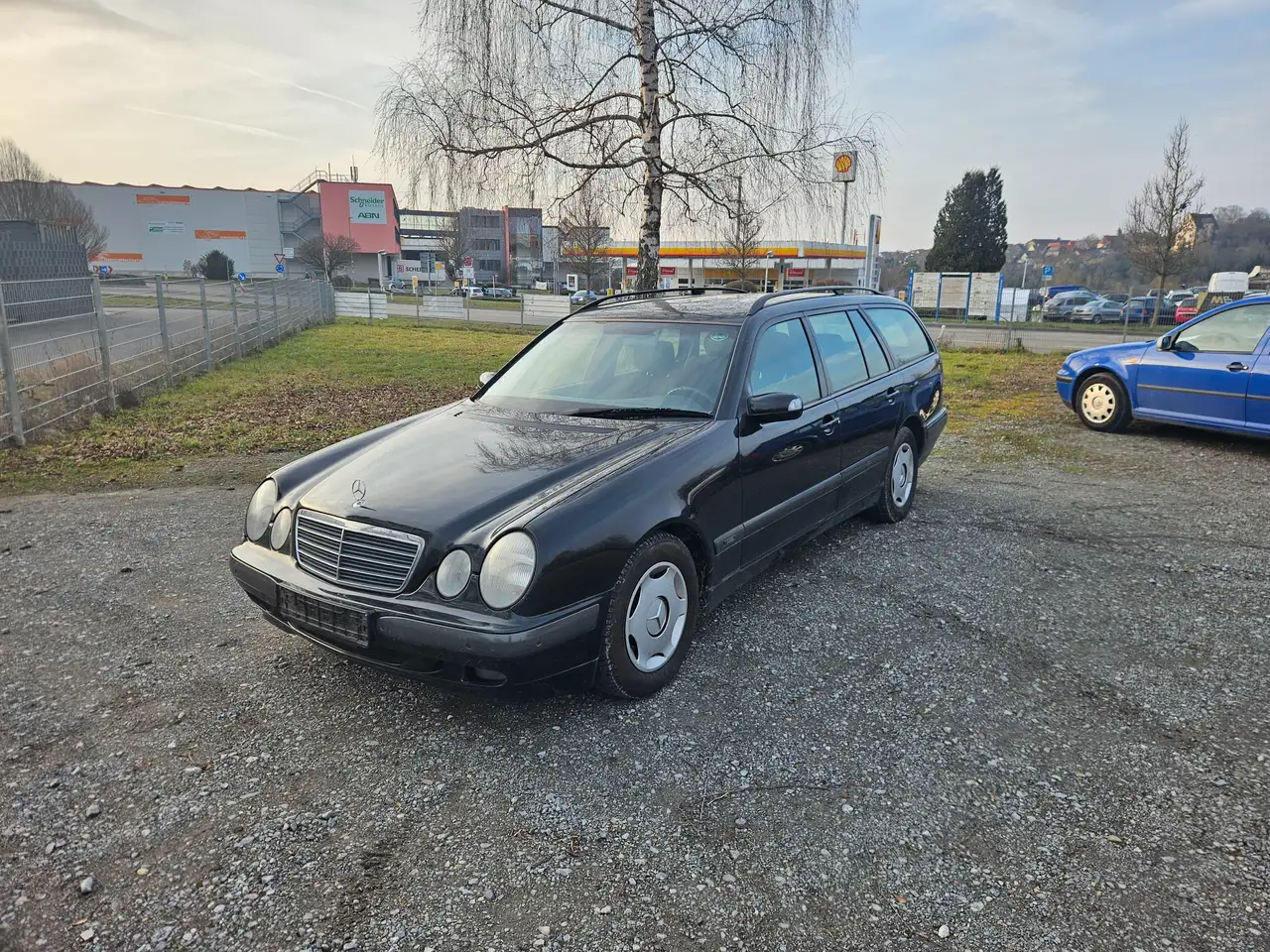 Mercedes-Benz E 200