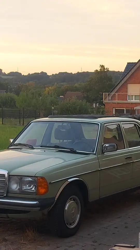 Mercedes Benz 200 D W 123, foto 1