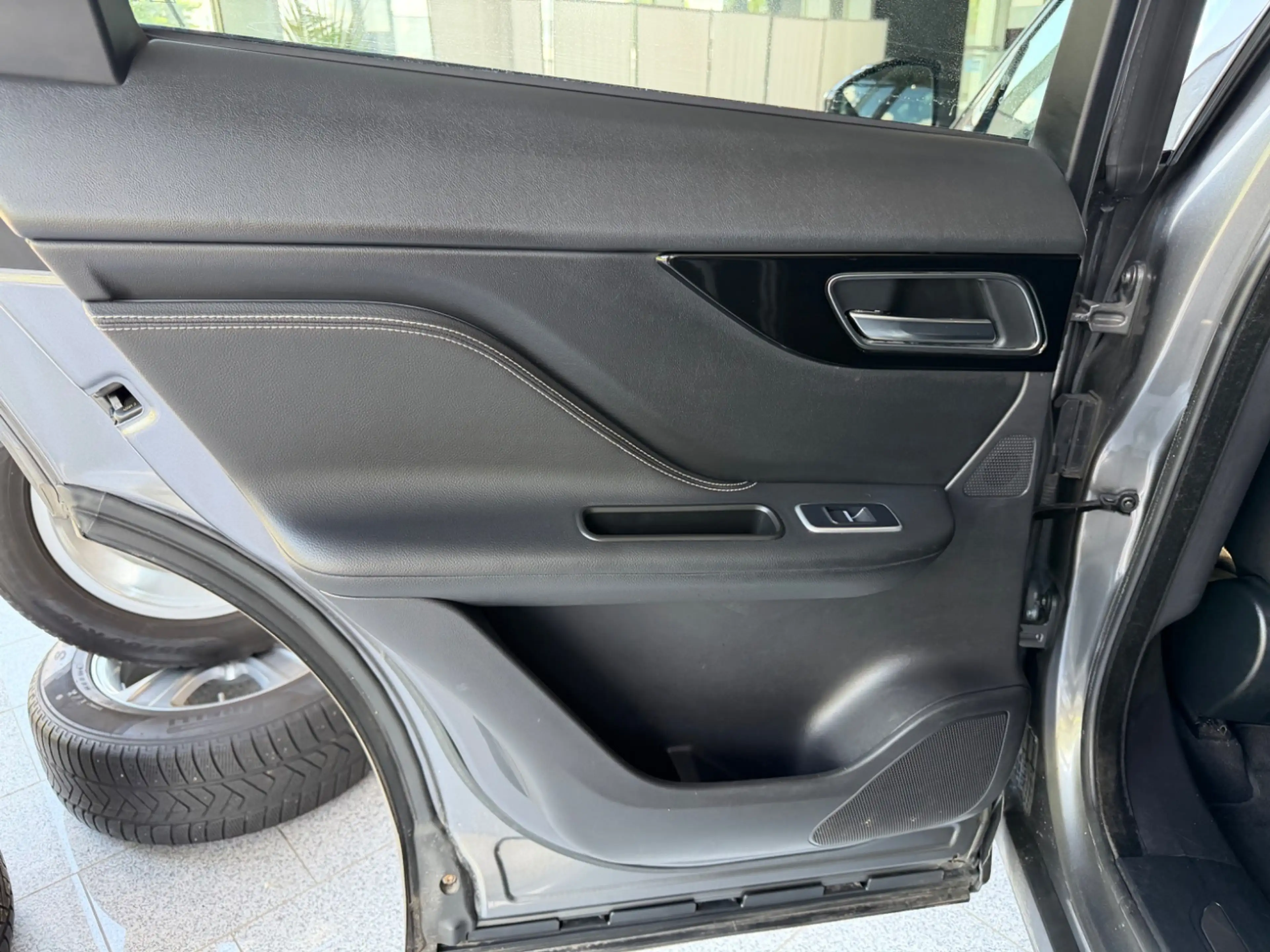 Jaguar F-Pace P250 R-Sport 25t+Xenon+Kamera+ACC+Spur — photo 9