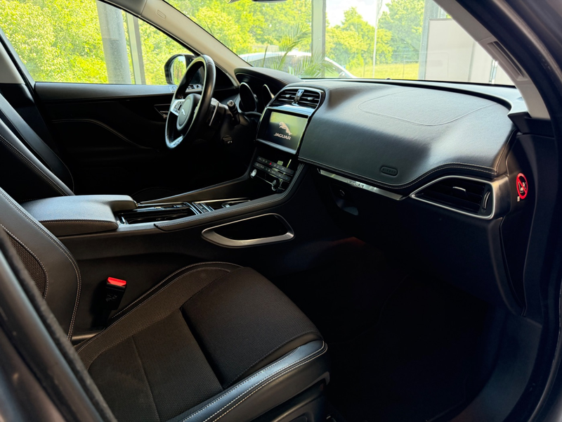 Jaguar F-Pace P250 R-Sport 25t+Xenon+Kamera+ACC+Spur — photo 14