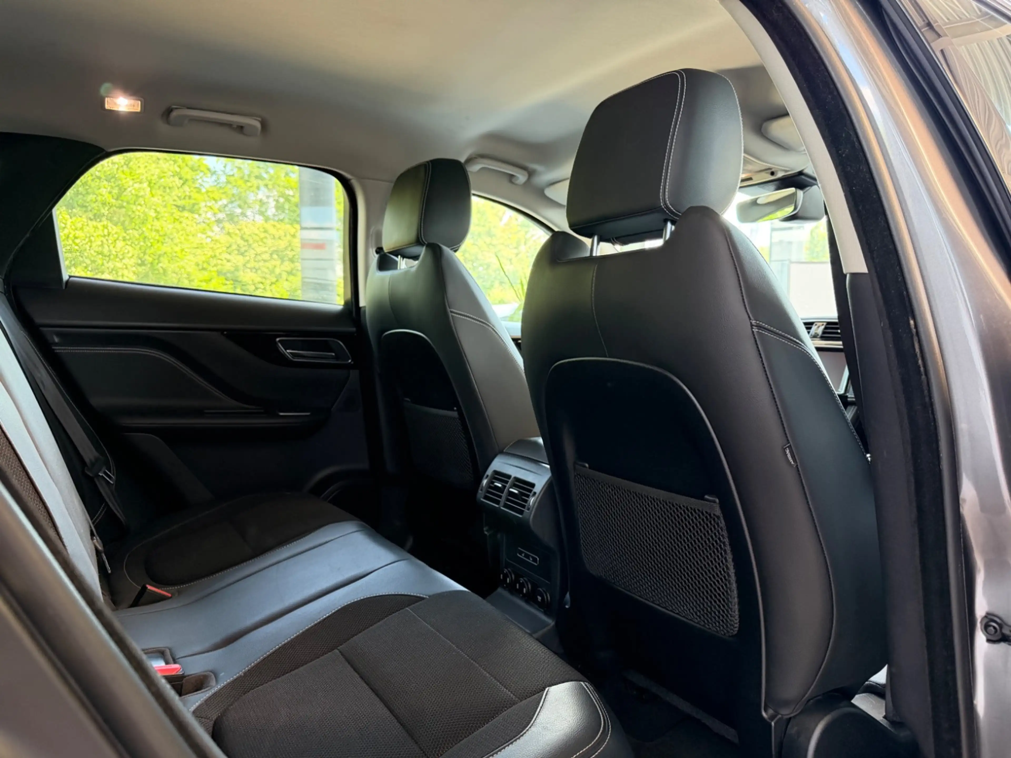 Jaguar F-Pace P250 R-Sport 25t+Xenon+Kamera+ACC+Spur — photo 12