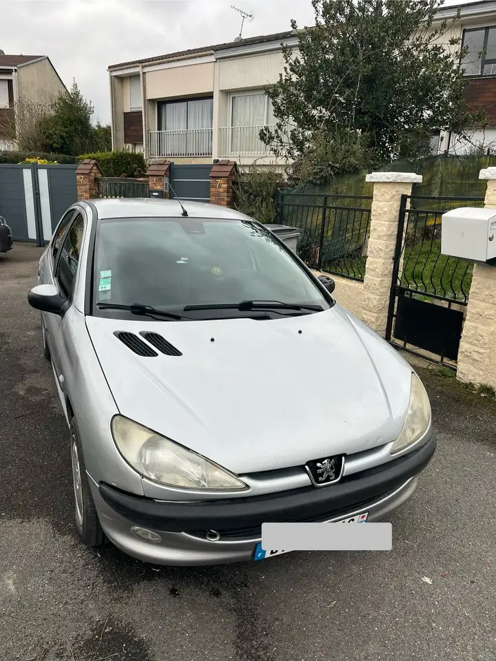 Peugeot 206 1.4i XT A