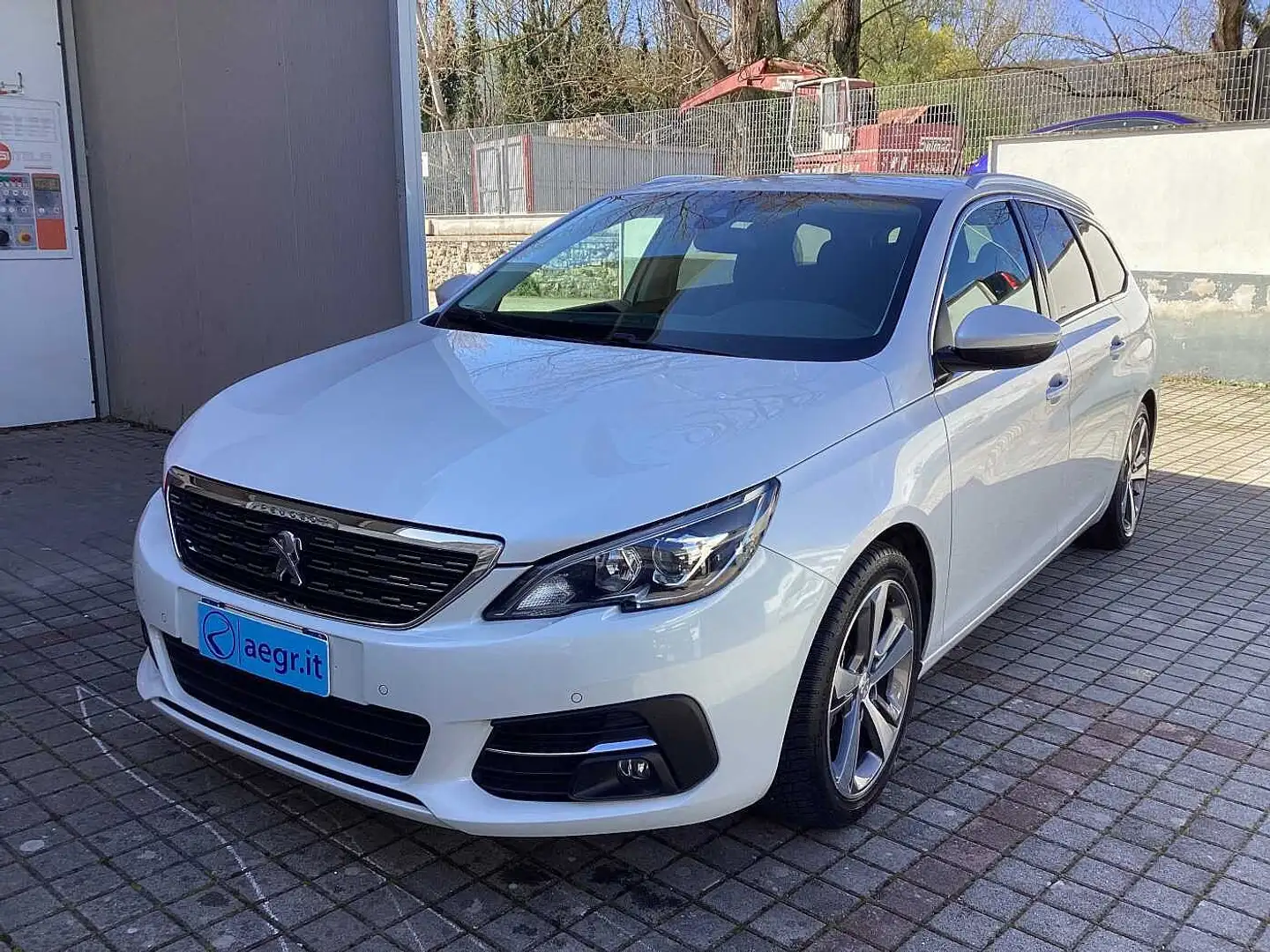 Peugeot 308 2ª serie BlueHDi 120 S&S SW Allure Blanc - 1