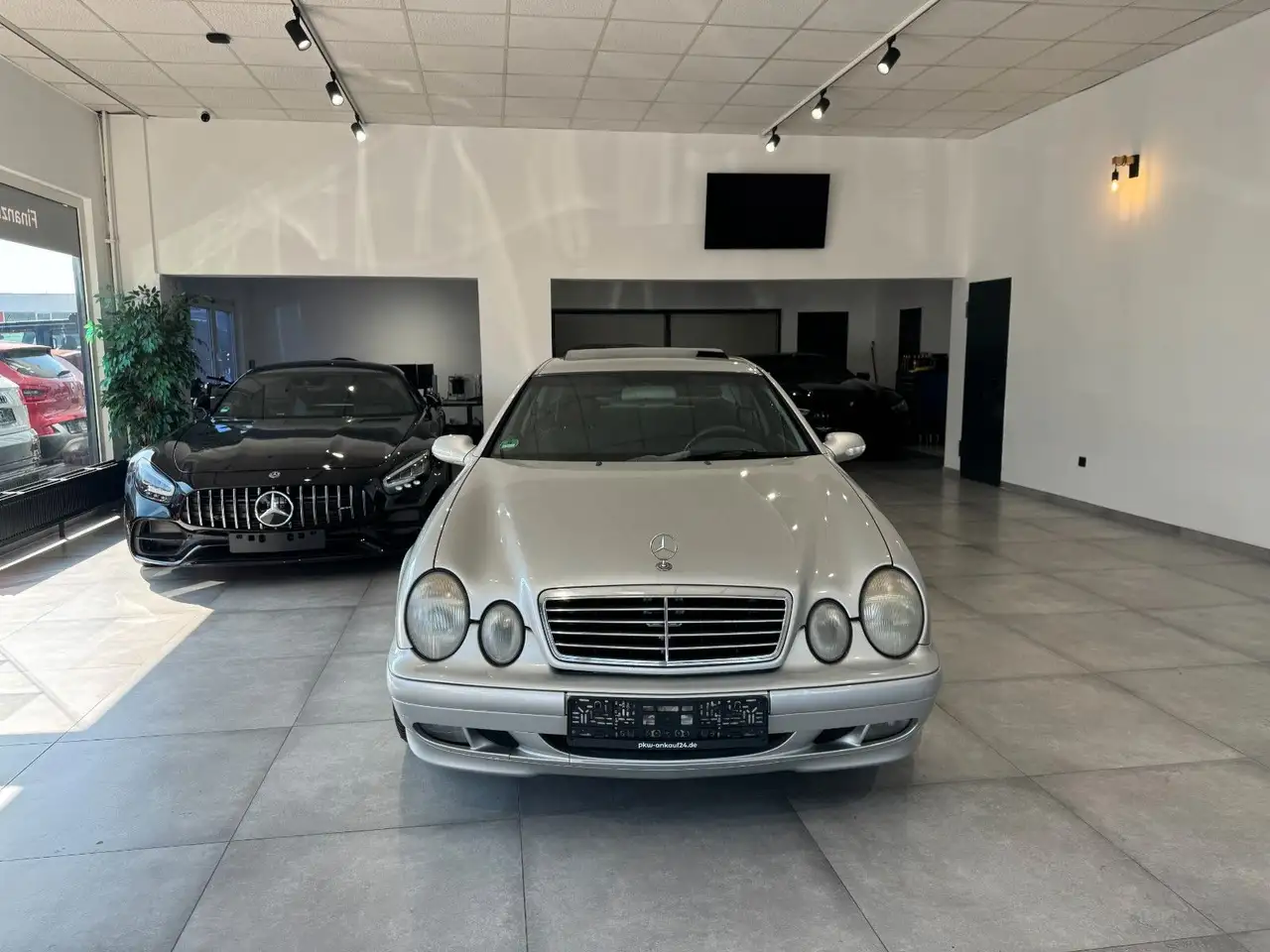 Mercedes-Benz CLK 200