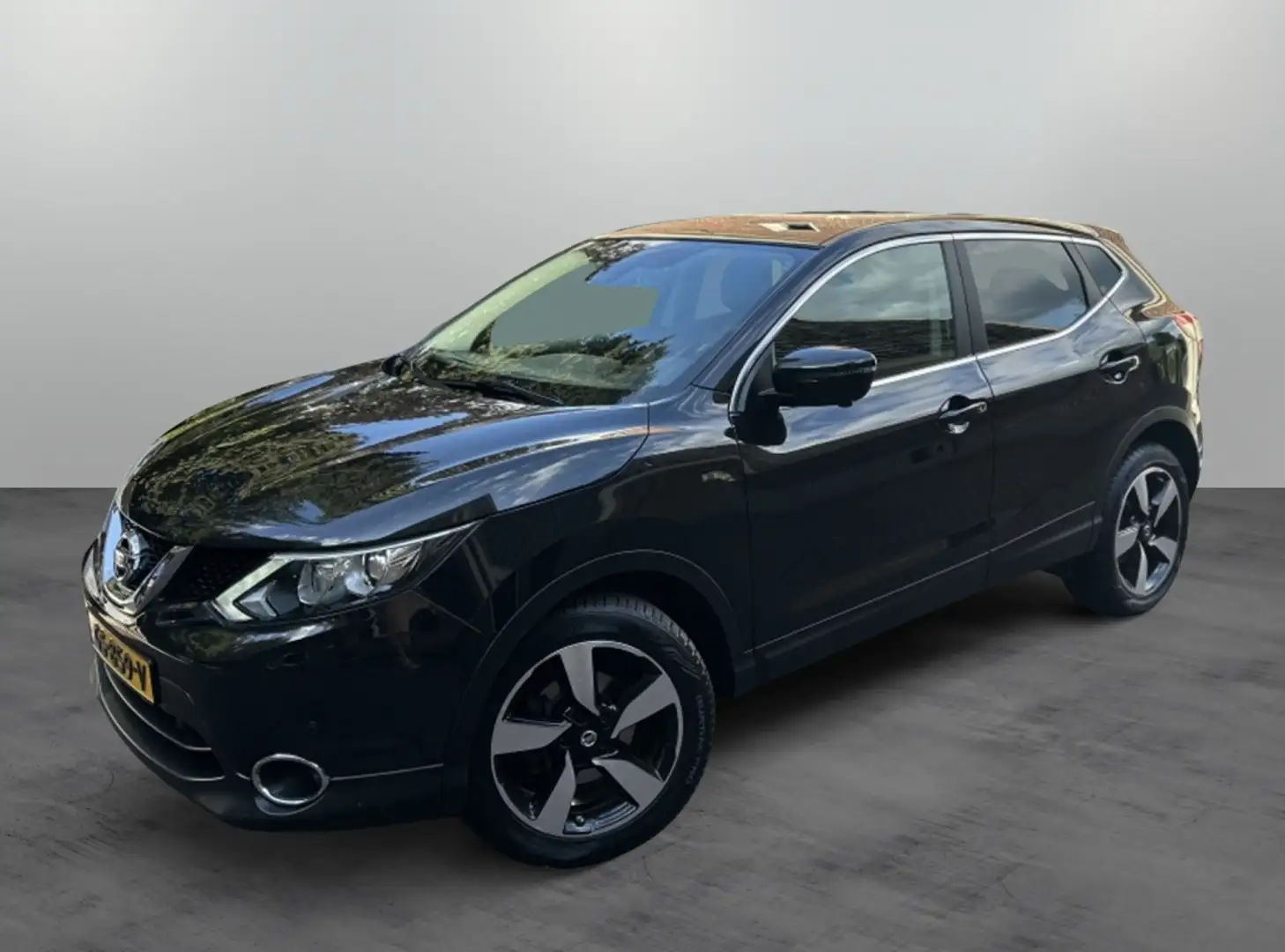 Nissan Qashqai 1.2 Connect Ed. Navi, Trekhaak, 18” LMV, NL-auto! Zwart - 2