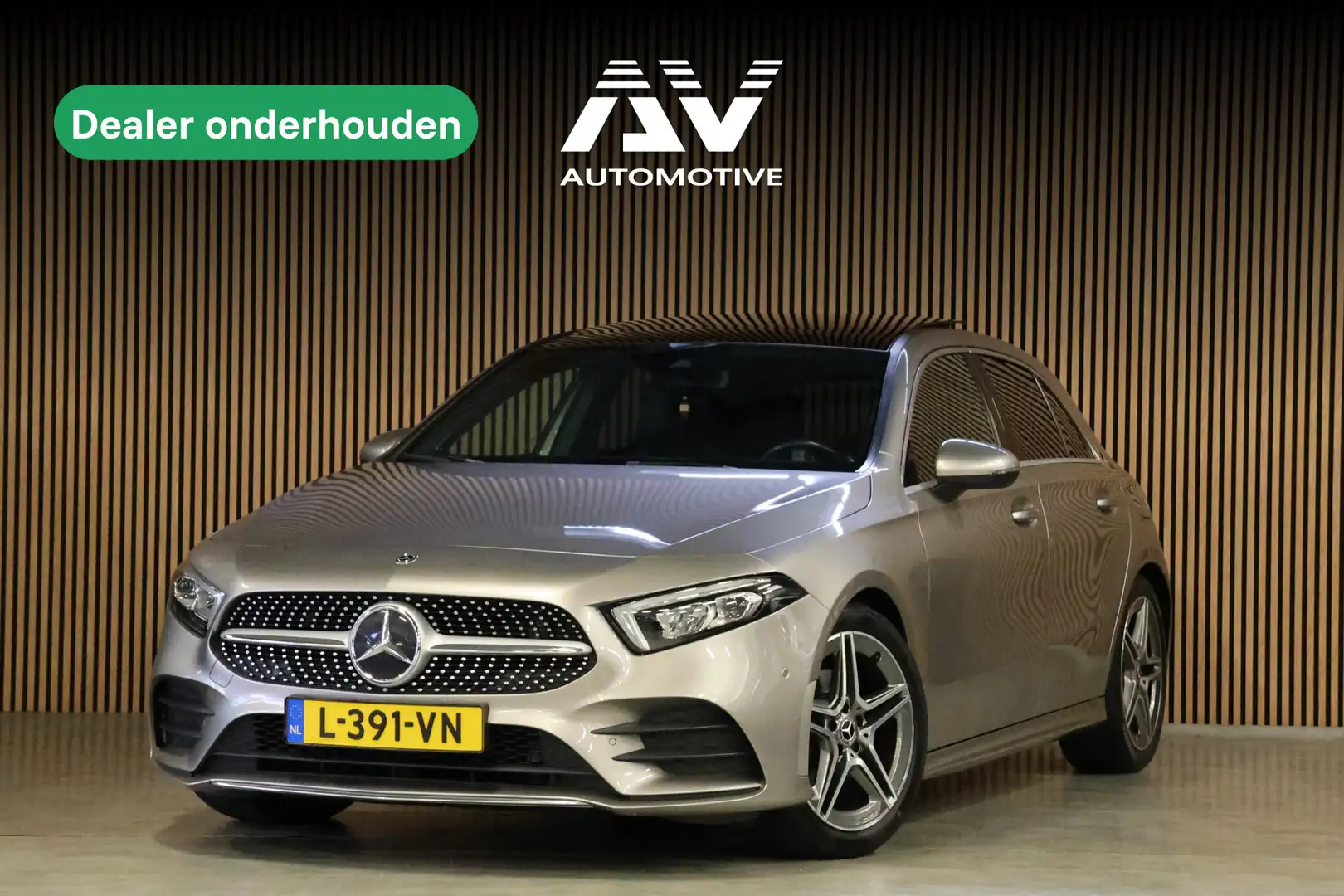 Mercedes-Benz A 180 A d AMG pakket | Panorama dak | Burmester | Widesc Grijs - 1