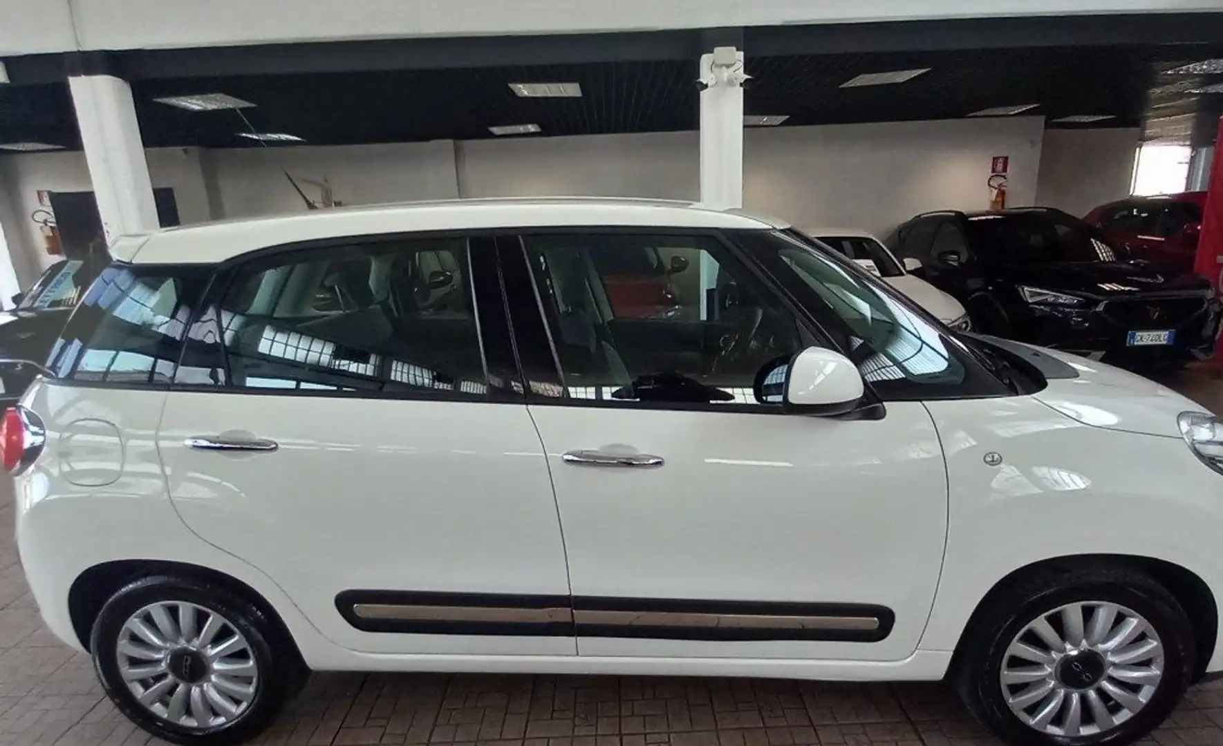 Fiat 500L 1.6 Multijet 120 CV Pop Star Bianco - 2