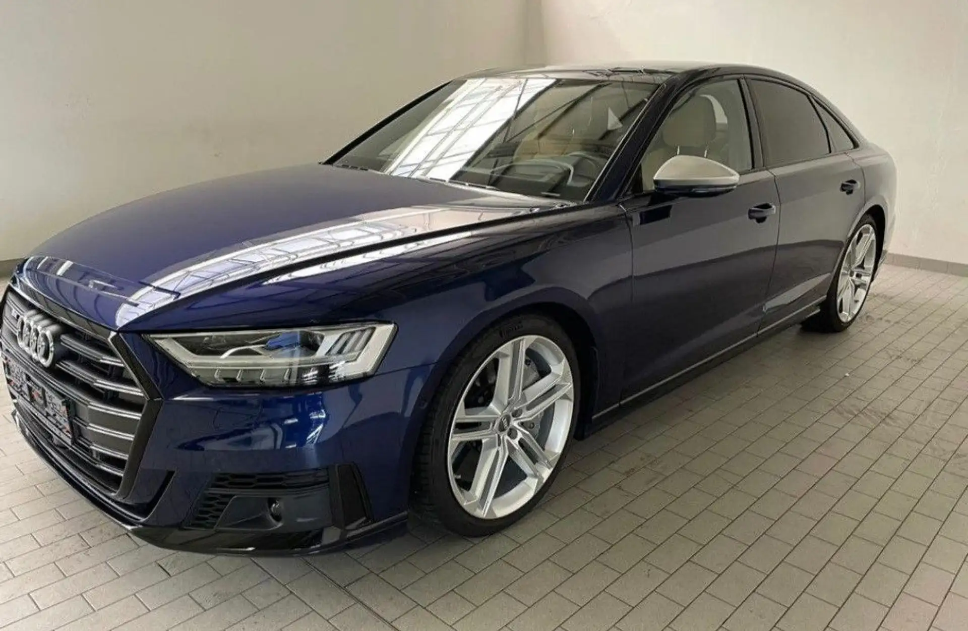 아우디 Audi S8 TFSI 2020 네이비 사진 3