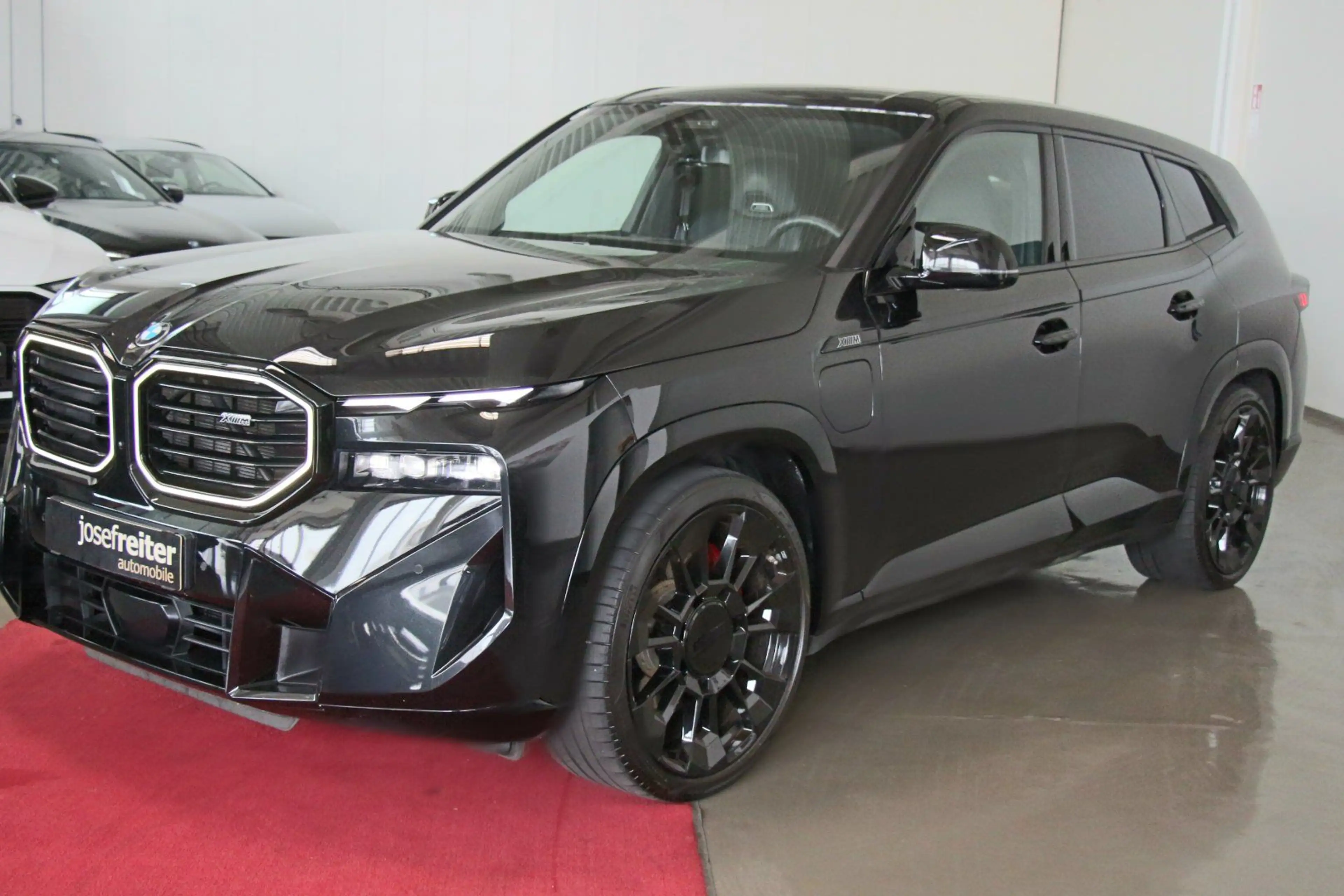 BMW XM 50e AHK/ICONIC GLOW/BOWERS&Wilkins — photo 6
