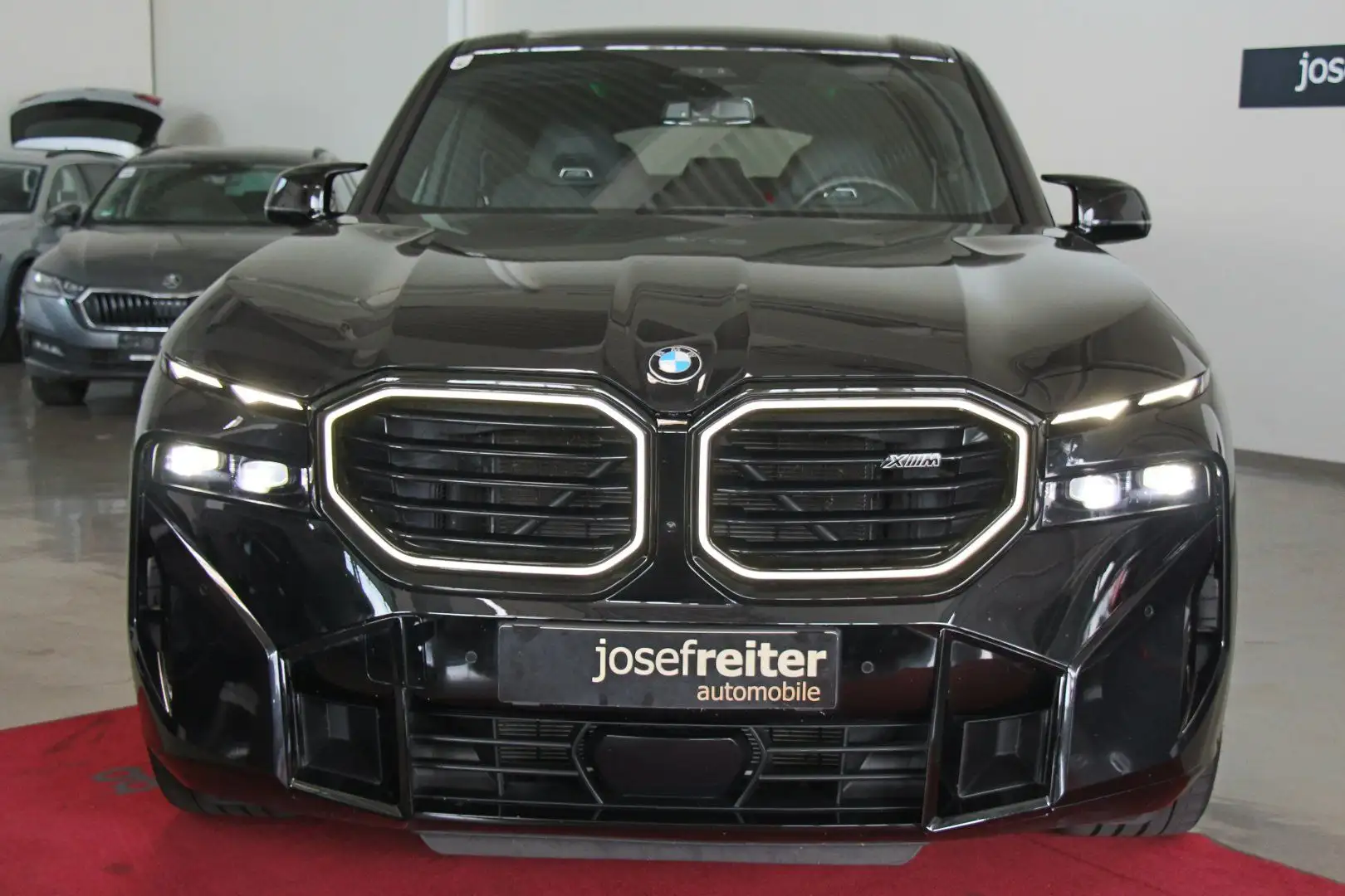 BMW XM 50e AHK/ICONIC GLOW/BOWERS&Wilkins Schwarz - 2