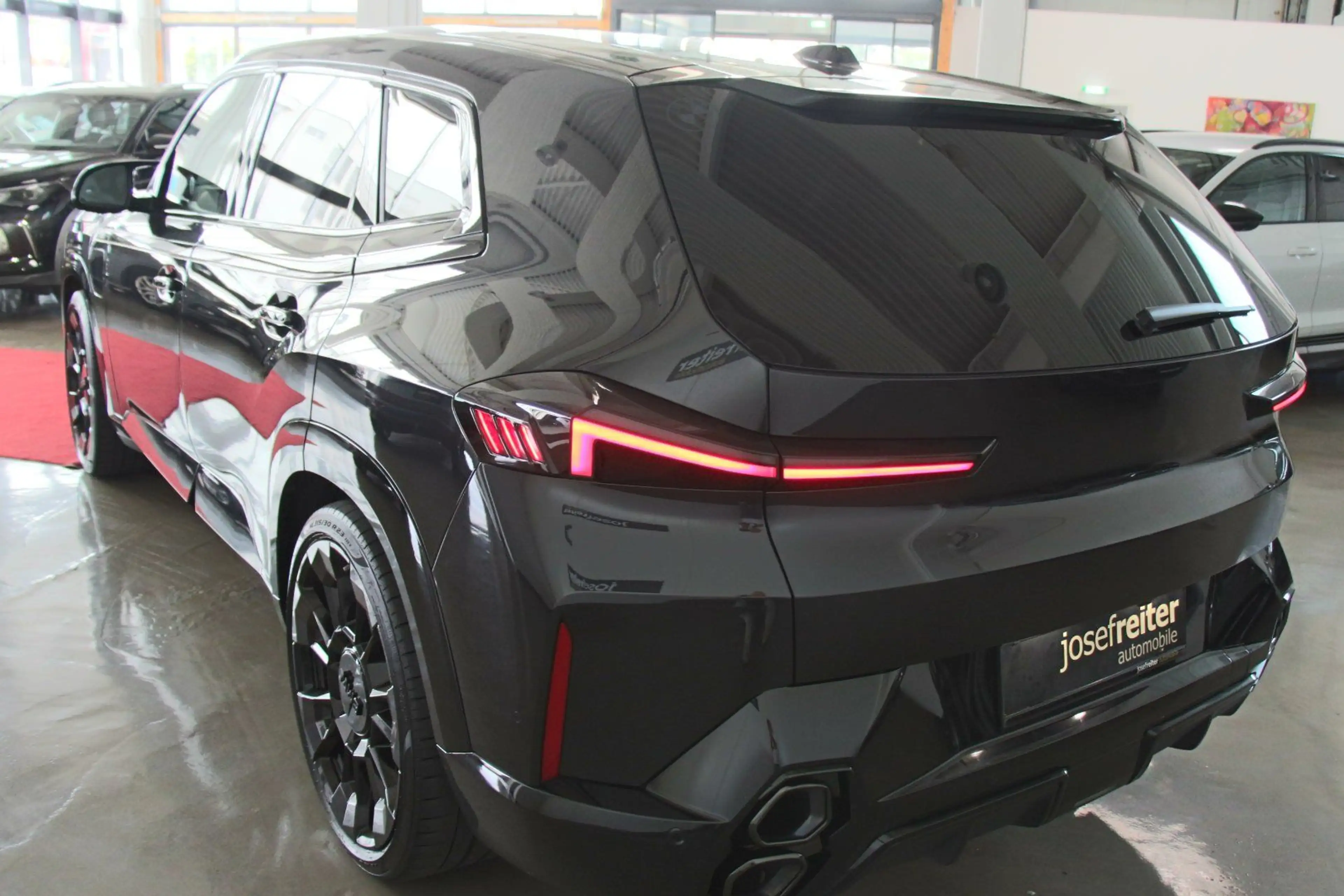 BMW XM 50e AHK/ICONIC GLOW/BOWERS&Wilkins — photo 7