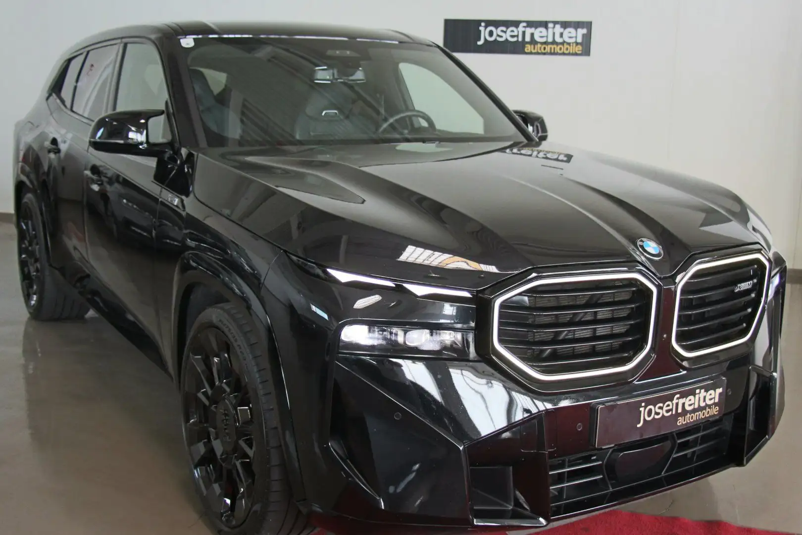 BMW XM 50e AHK/ICONIC GLOW/BOWERS&Wilkins Schwarz - 1