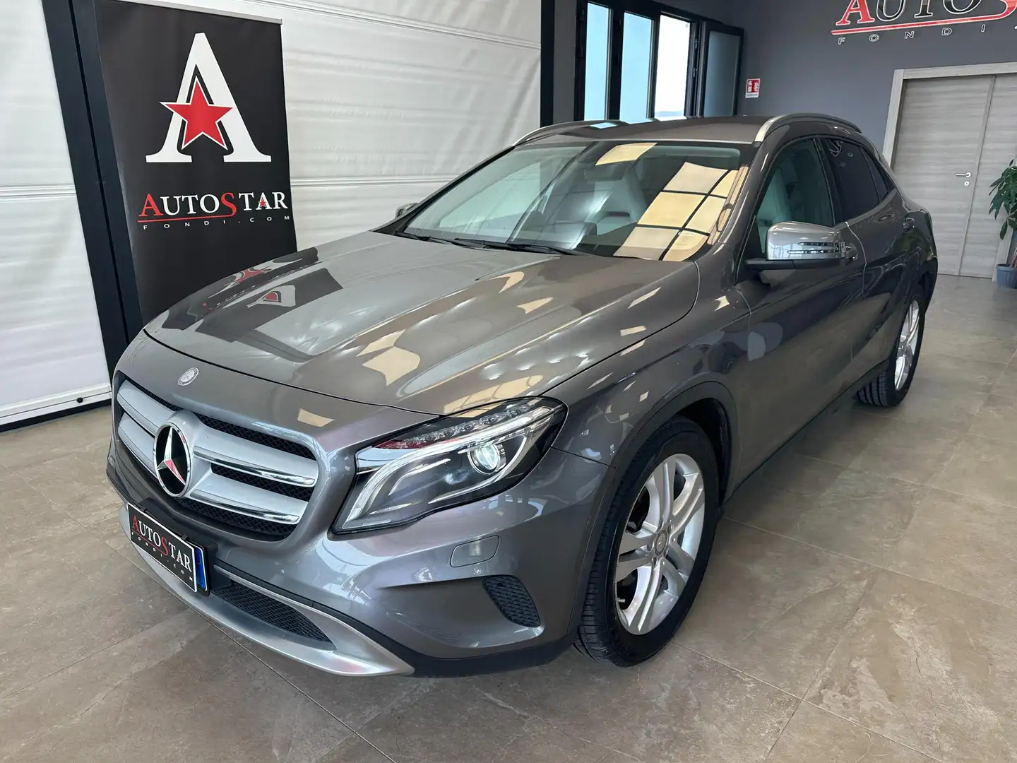 Mercedes-Benz GLA 220 220 d (cdi) Sport 4matic 170cv auto Auriu - 2