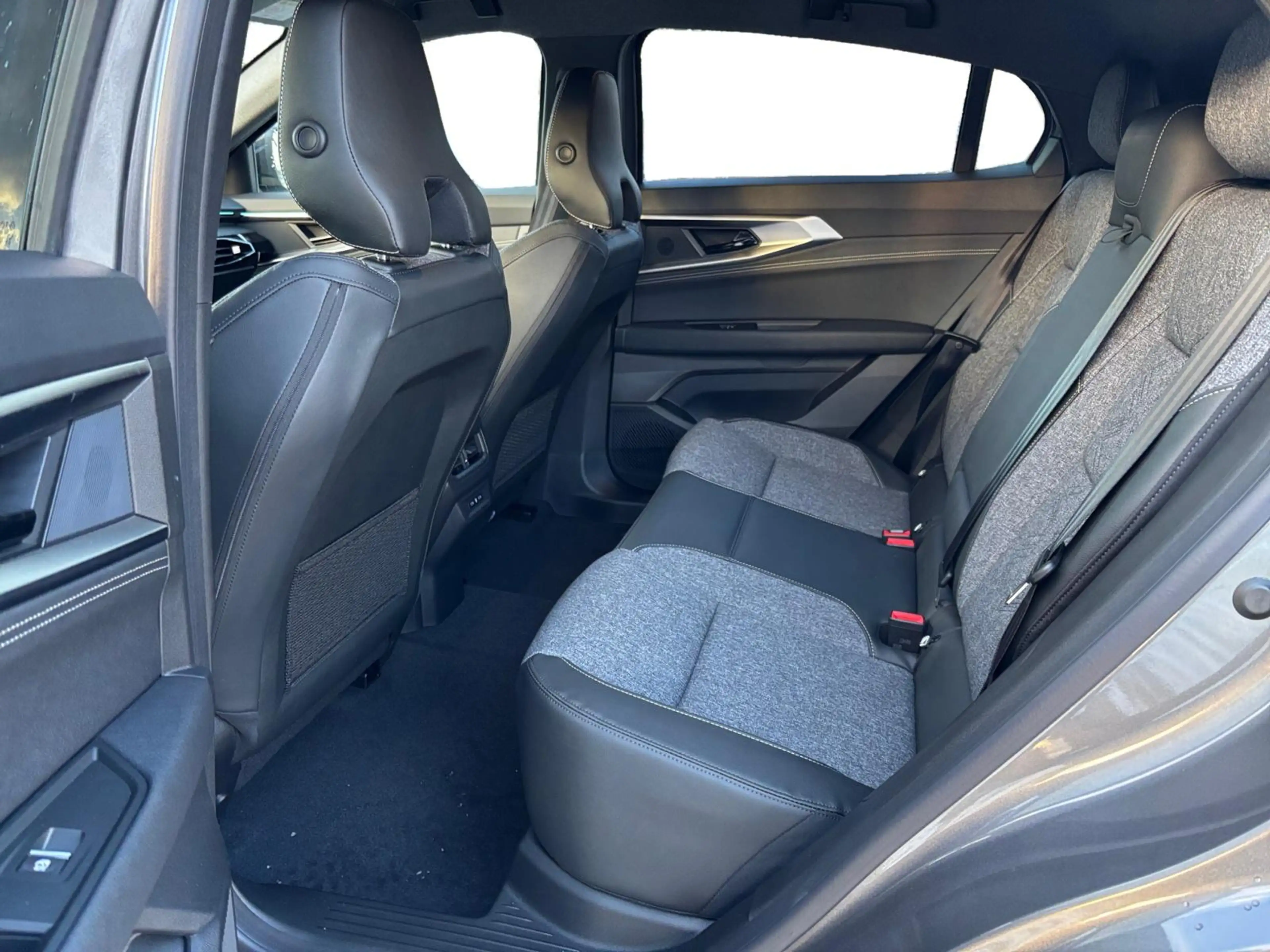 Renault Rafale Techno E-Tech Full Hybrid 200 AKTION* — photo 14