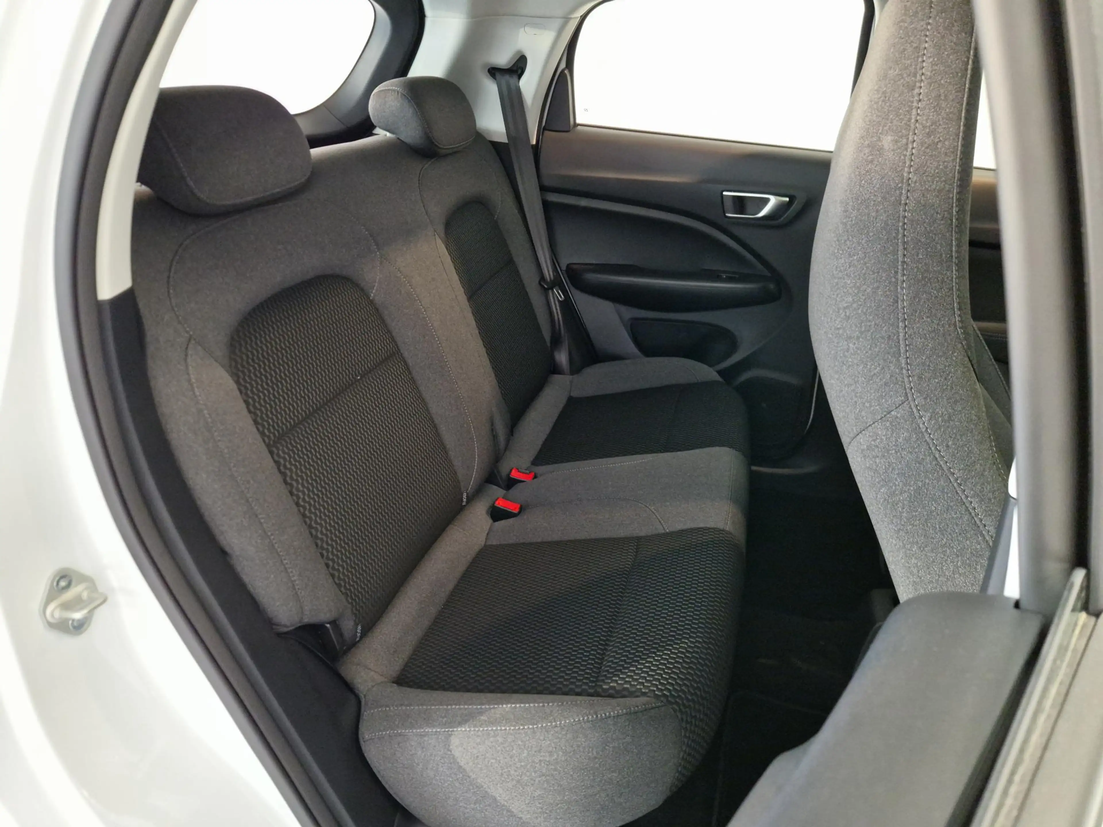 Leapmotor T03 Design 37.3 kWh | Navigatie | Cruise control — photo 8