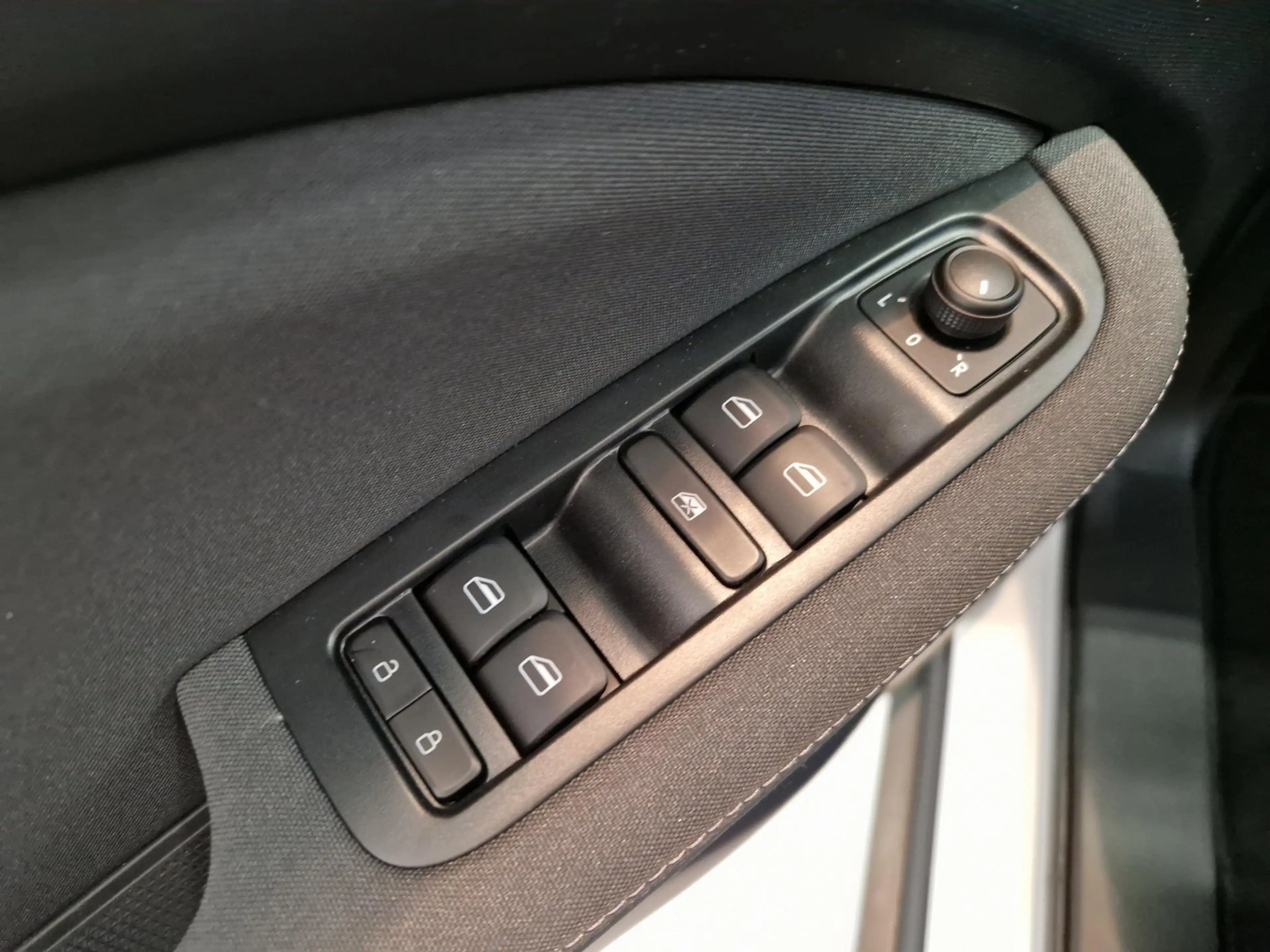 Leapmotor T03 Design 37.3 kWh | Navigatie | Cruise control — photo 10