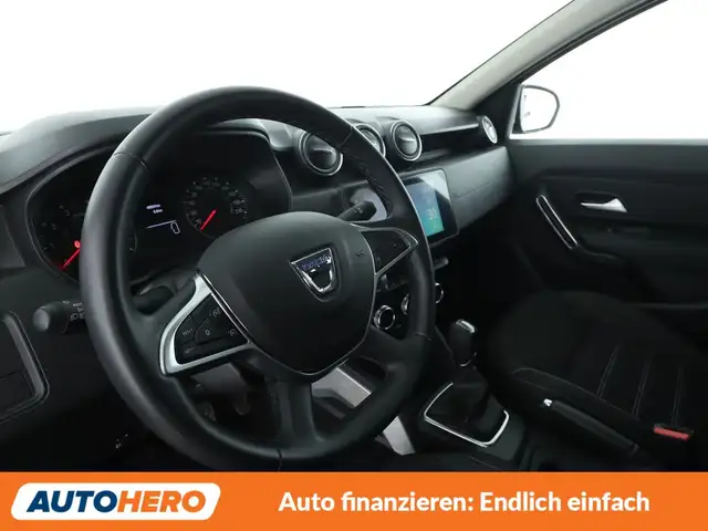 Dacia Duster view 11