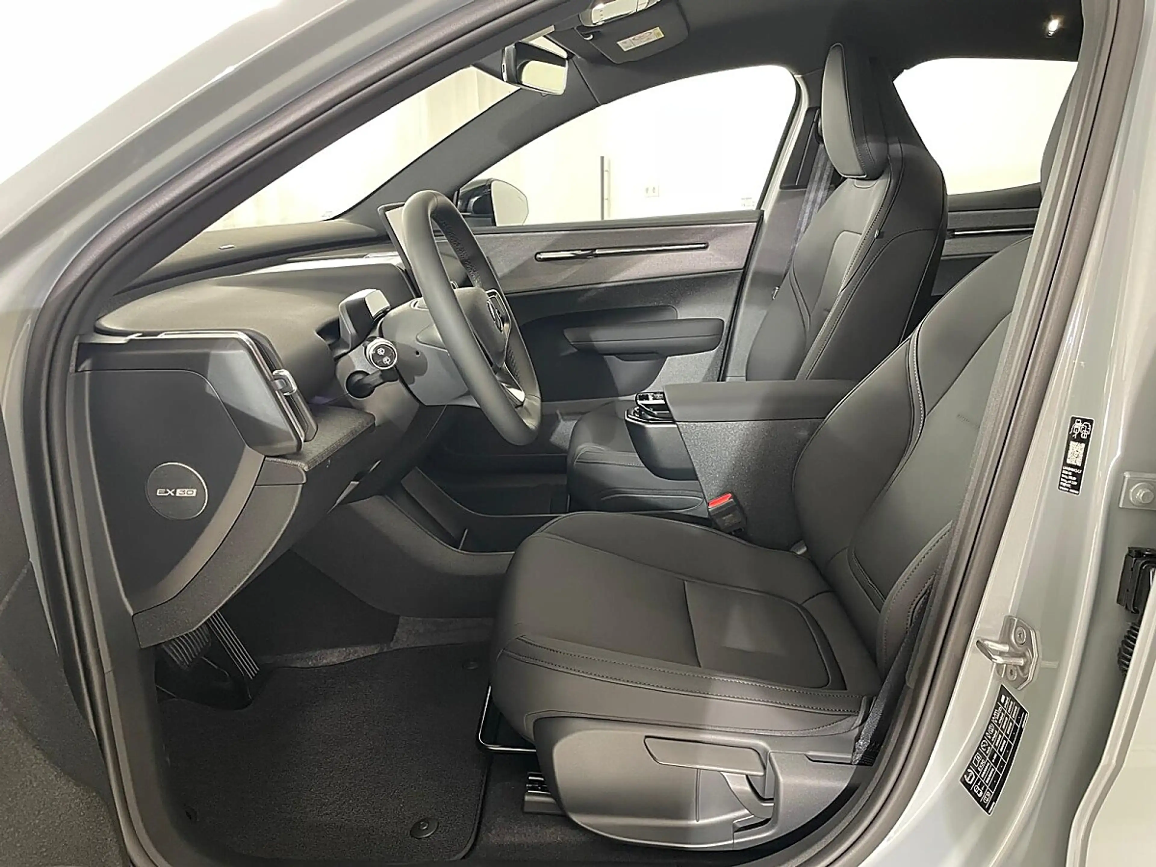 Volvo EX30 Single Motor Extended Range 69kWh Plus | Stahl ... — photo 9