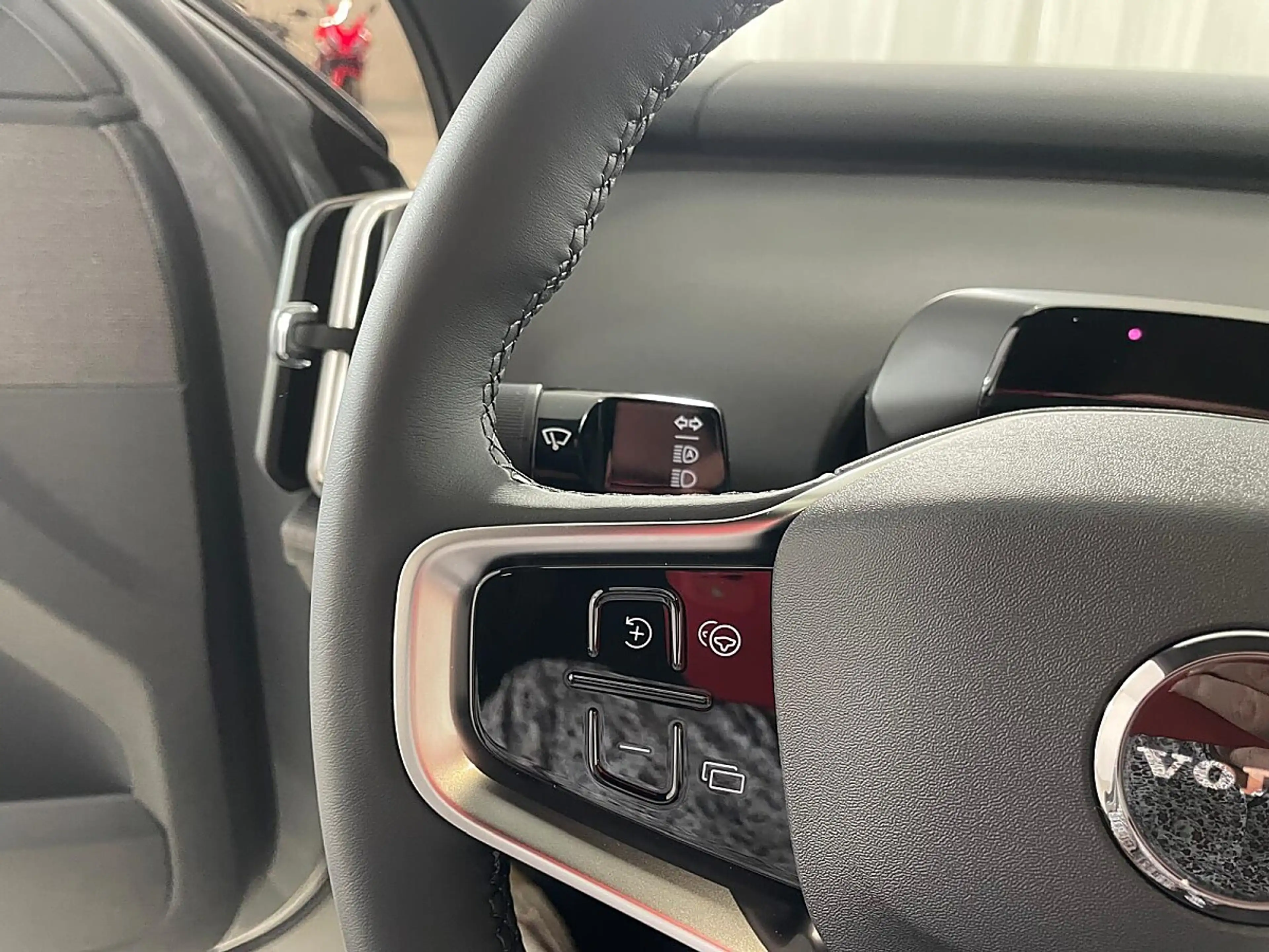 Volvo EX30 Single Motor Extended Range 69kWh Plus | Stahl ... — photo 15