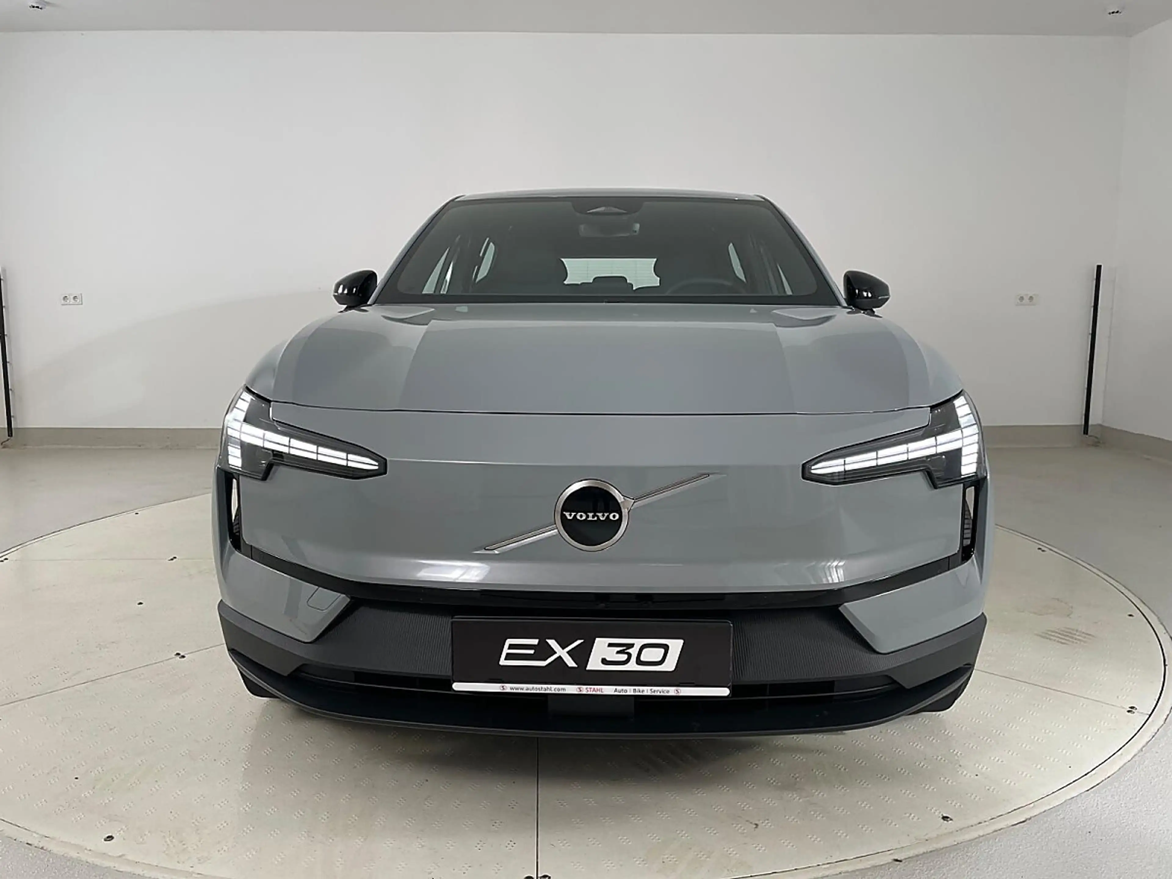 Volvo EX30 Single Motor Extended Range 69kWh Plus | Stahl ... — photo 2