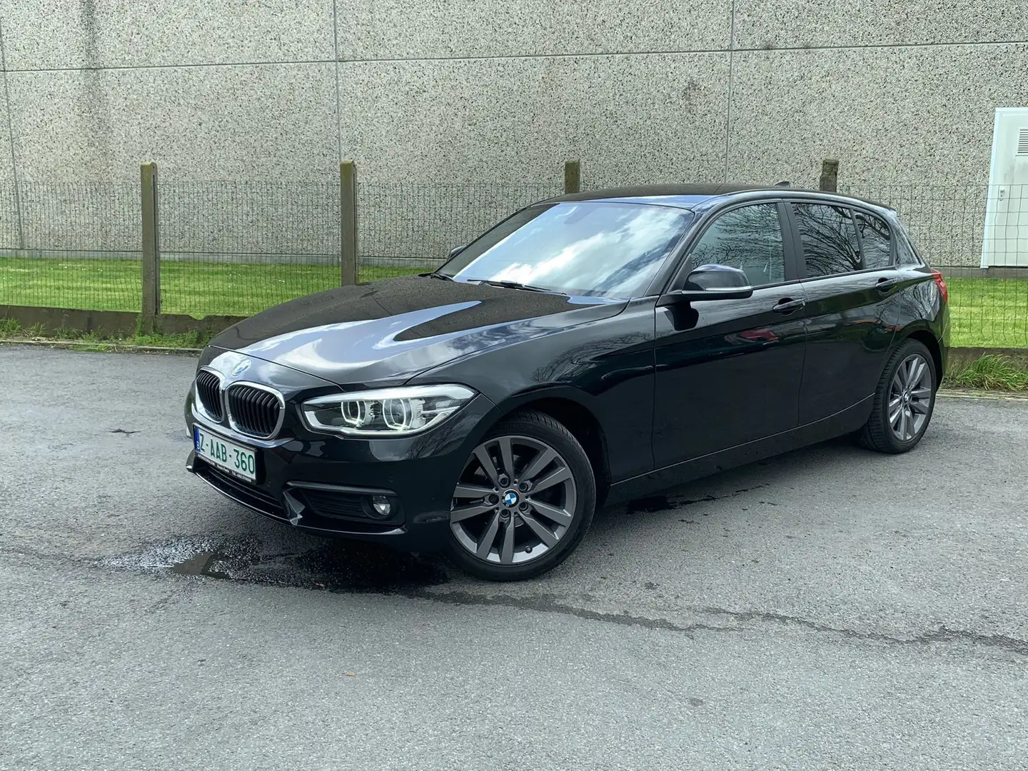 BMW 118 118iA JOY Edition OPF (EU6d-TEMP) 1 Jaar Garantie Zwart - 2