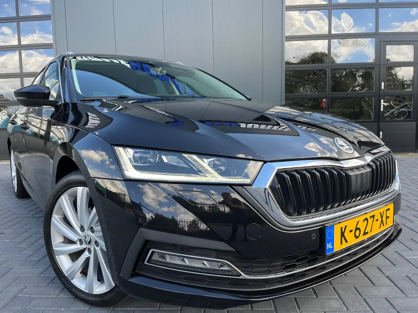 Skoda Octavia Combi 1.5 TSI First Edition Nieuw Model/Trekhaak/1 Zwart - 2