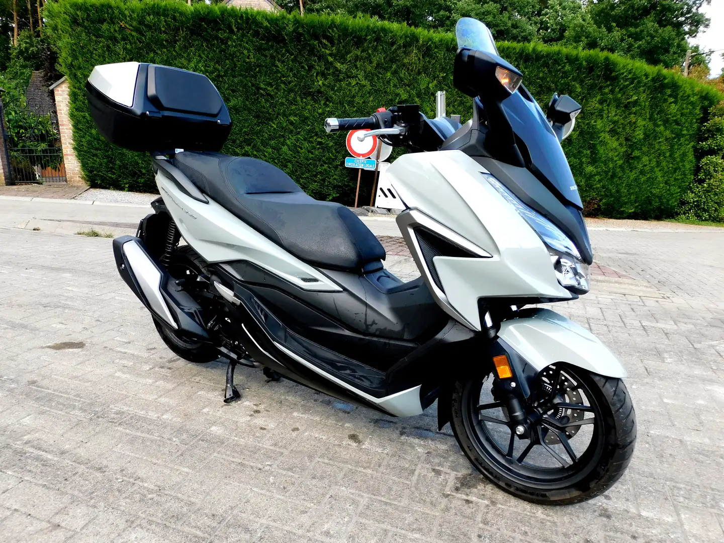 Honda Forza 350 gris crayon , 1 an de garantie Gris - 2