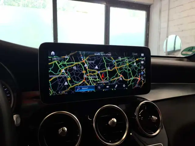 Mercedes-Benz GLC view 13