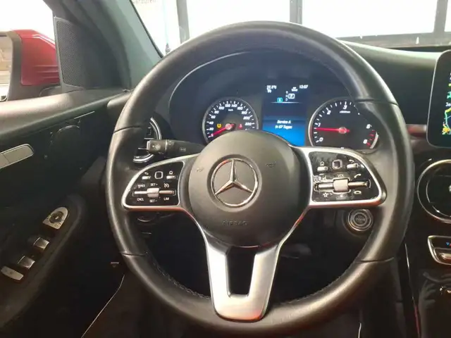 Mercedes-Benz GLC view 9