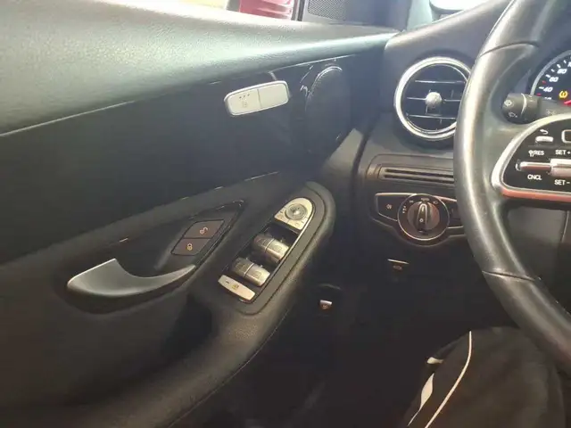 Mercedes-Benz GLC view 11