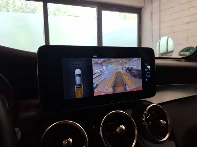 Mercedes-Benz GLC view 14